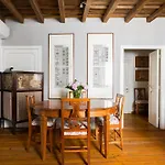 Farnese Charming Апартаменты Рим