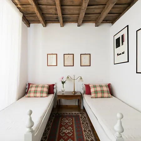 Apartament Farnese Charming *